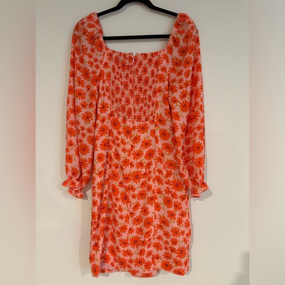 NWT Nicole Miller Lora Sheath Ruched Front Camellia Rose Print Dress Size 4 - Picture 5 of 5